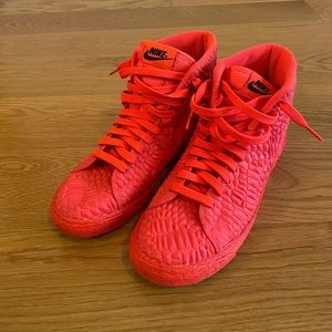 Nike Wmns Blazer Mid DMB 'Bright Crimson' 7.5